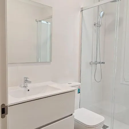 Living Coruna Ciudad De Cristal آكورونيا